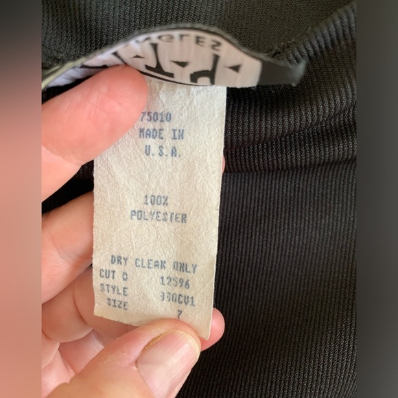 Y2K ribbed City Triangles Black Skirt with front slit 🌴 - Picture 7 of 7